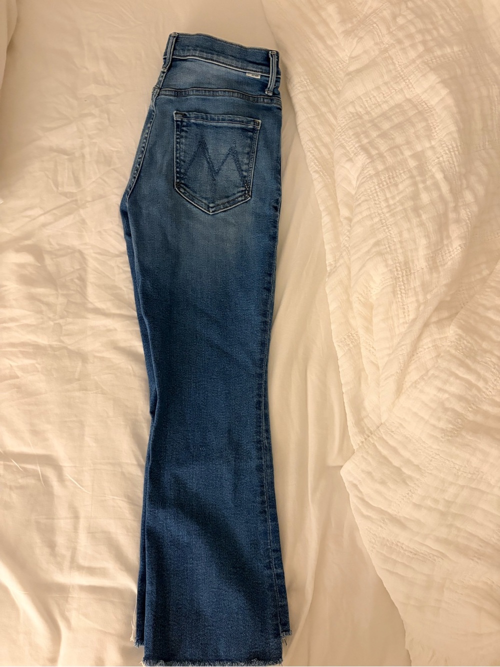 MOTHER Jeans | The Insider Crop Step Fray - Picture 6 of 7